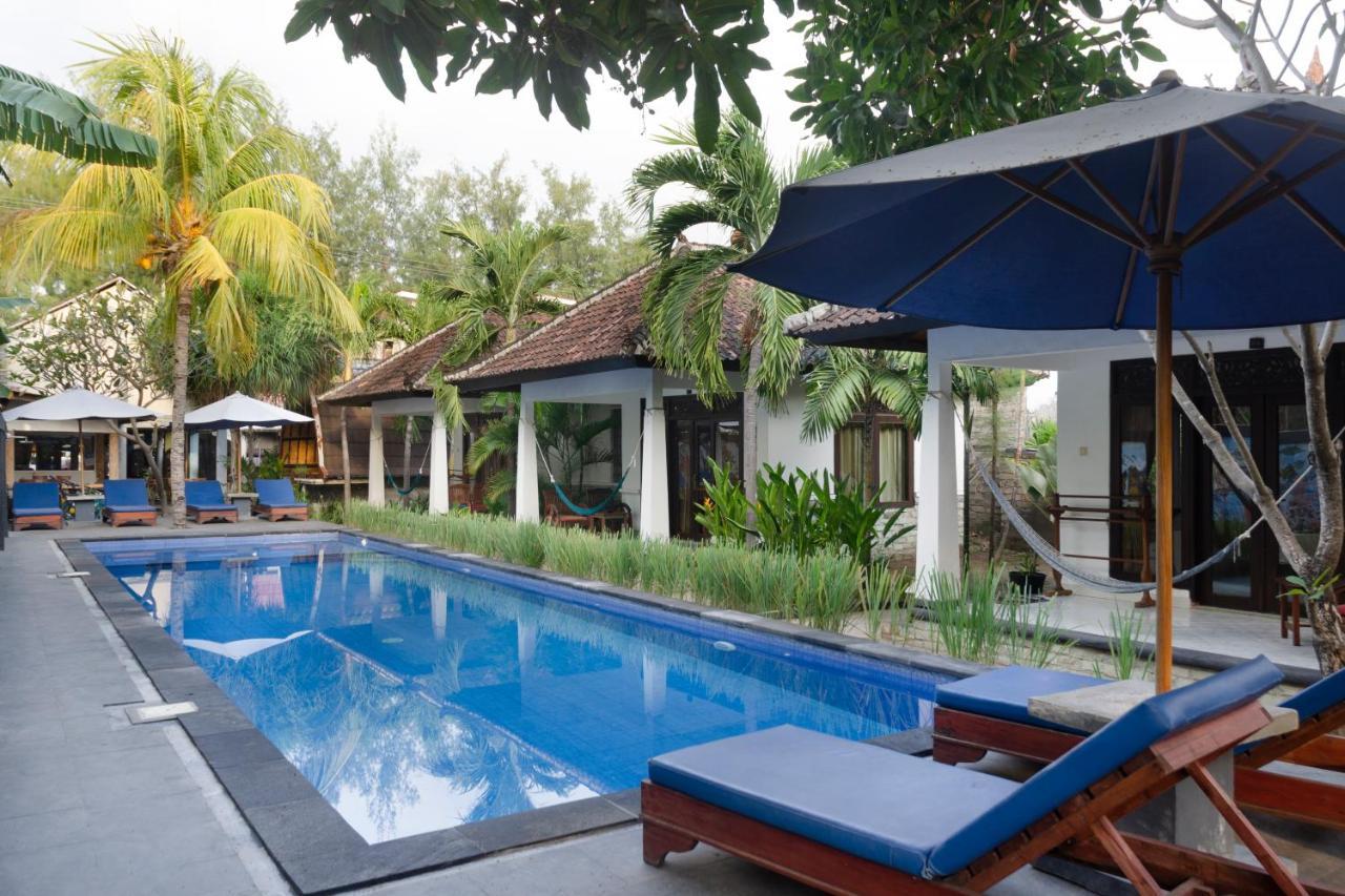 Warna Beach Hotel Gili Trawangan Exterior photo