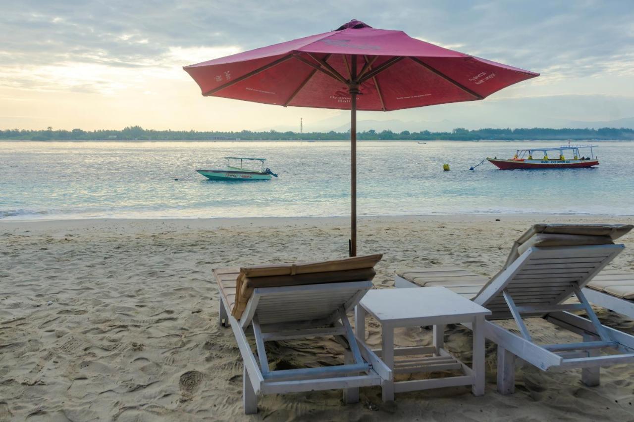 Warna Beach Hotel Gili Trawangan Exterior photo