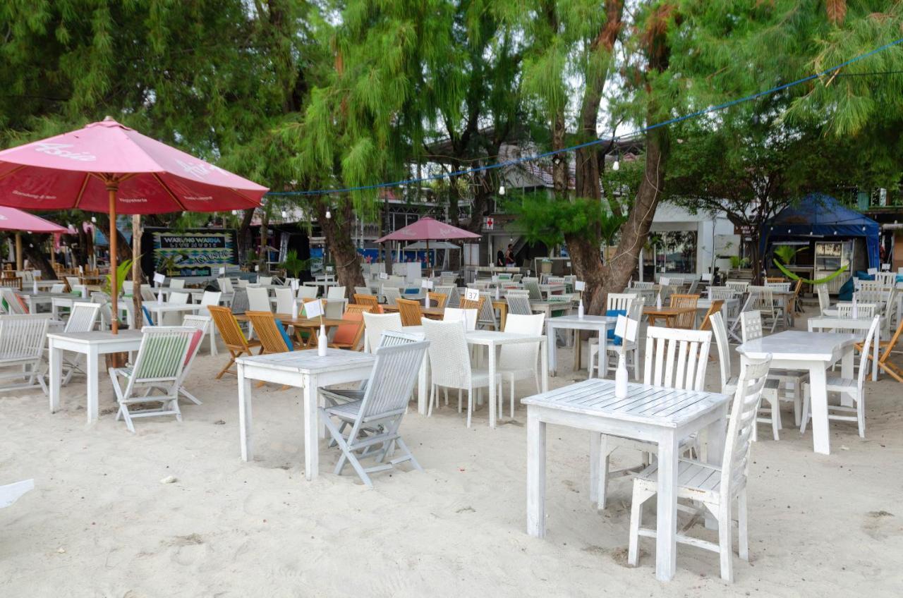 Warna Beach Hotel Gili Trawangan Exterior photo