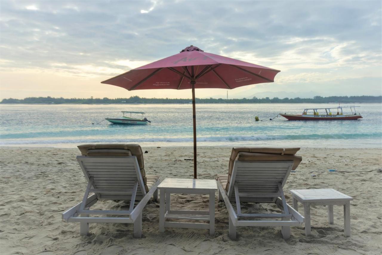 Warna Beach Hotel Gili Trawangan Exterior photo