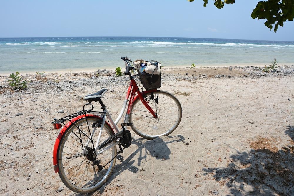 Warna Beach Hotel Gili Trawangan Exterior photo