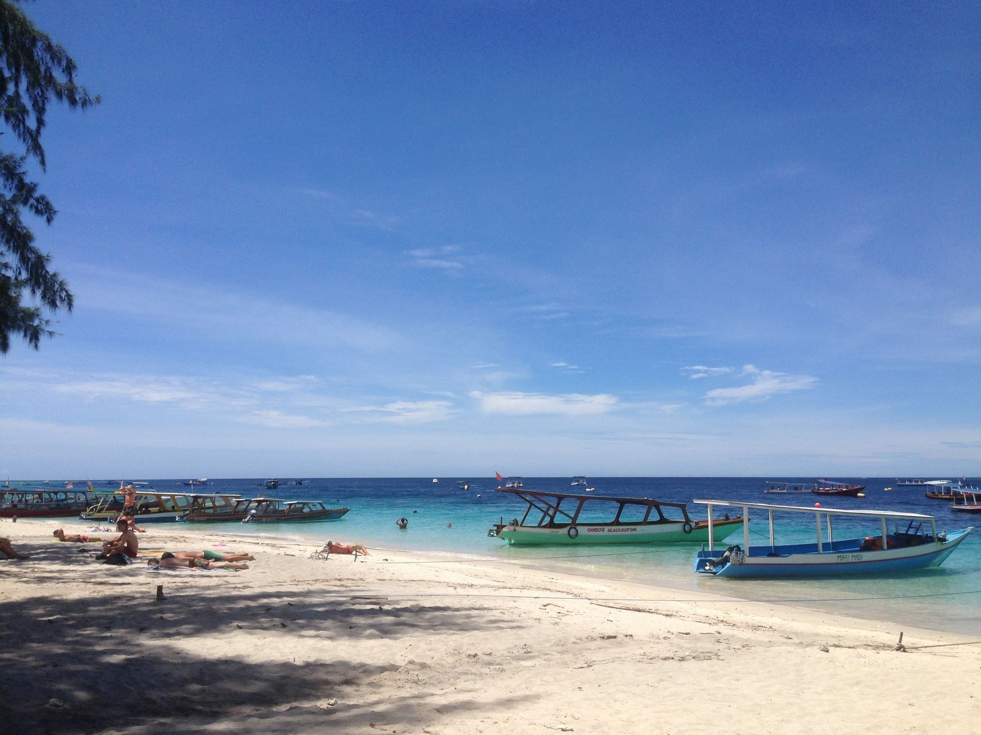 Warna Beach Hotel Gili Trawangan Exterior photo