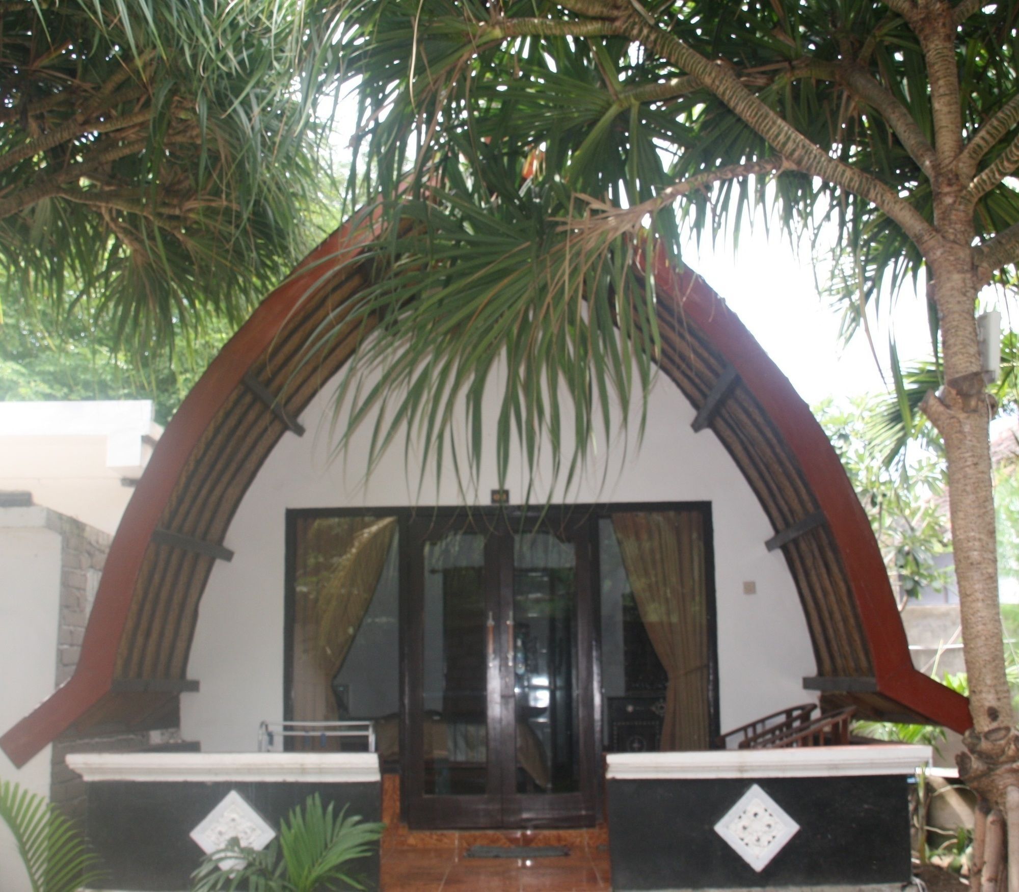 Warna Beach Hotel Gili Trawangan Exterior photo