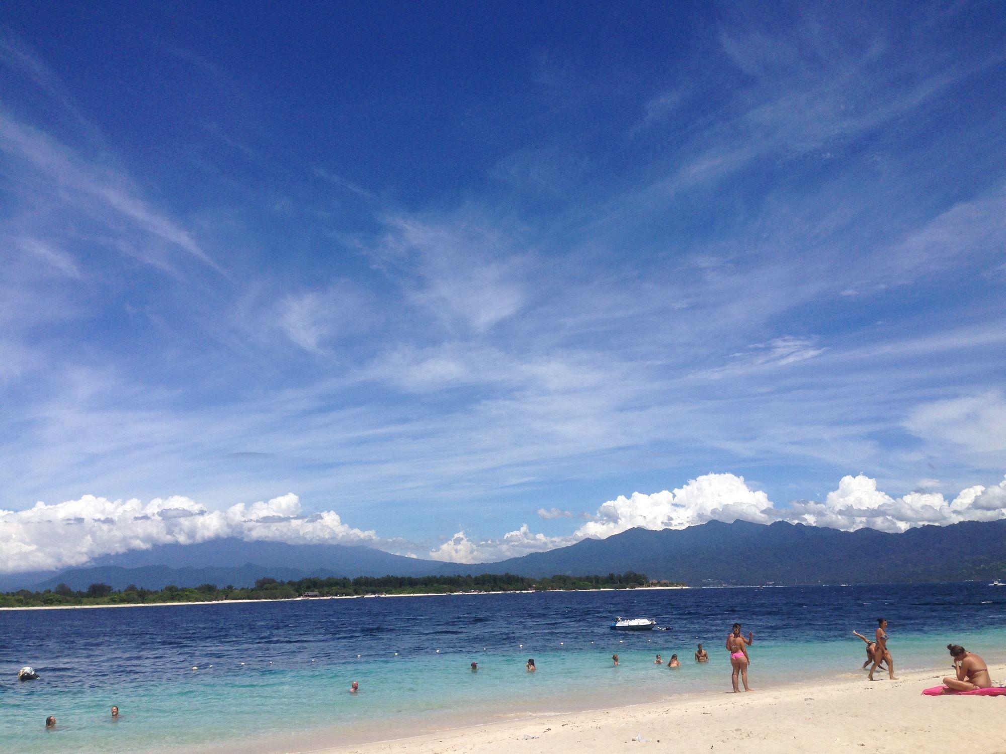 Warna Beach Hotel Gili Trawangan Exterior photo